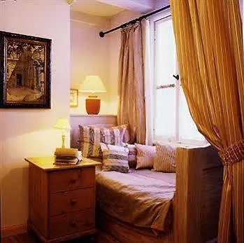 Theophano 4*